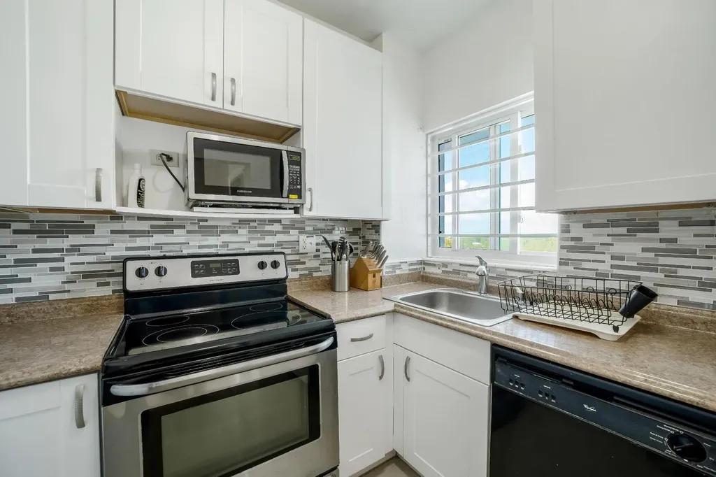 Riviera Towers Grand Bahama Freeport BS