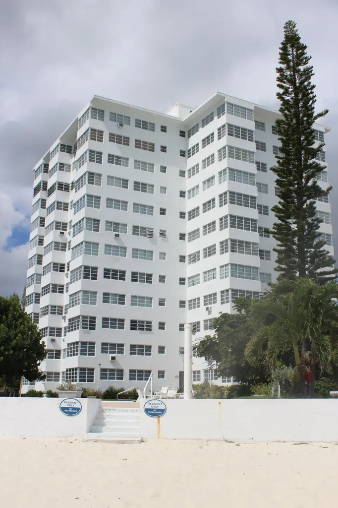 Riviera Towers Grand Bahama Freeport BS