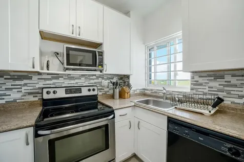 Riviera Towers Grand Bahama Freeport BS