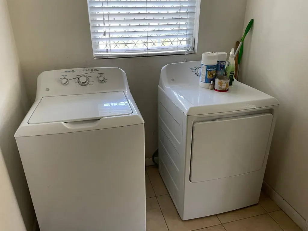 Home In Winton Meadows New Providence Paradise Island BS