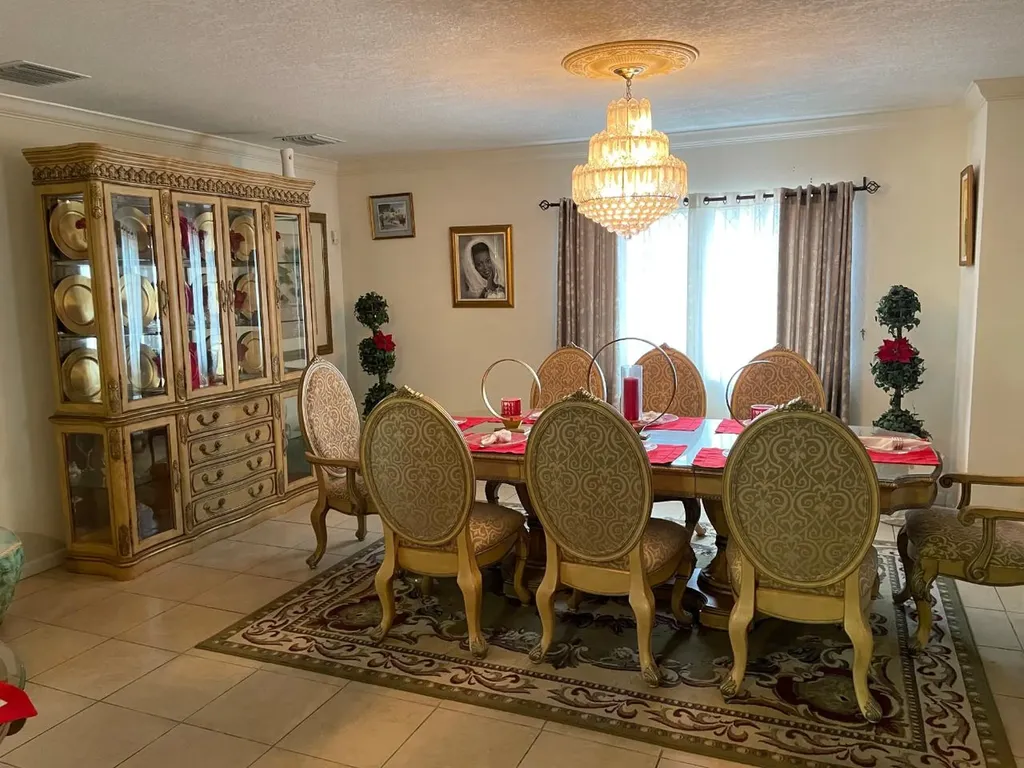 Home In Winton Meadows New Providence Paradise Island BS