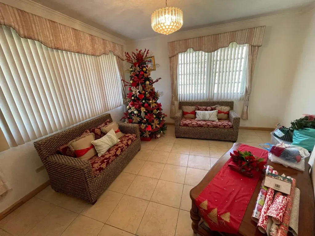 Home In Winton Meadows New Providence Paradise Island BS