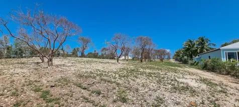 Off Vivian Pinder Road, R Eleuthera BS