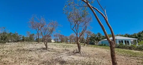 Off Vivian Pinder Road, R Eleuthera BS
