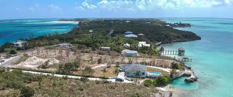 Off Vivian Pinder Road, R Eleuthera BS