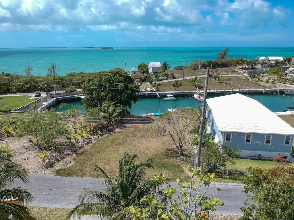 Canal Lot 11, Pelican Bay Eleuthera BS