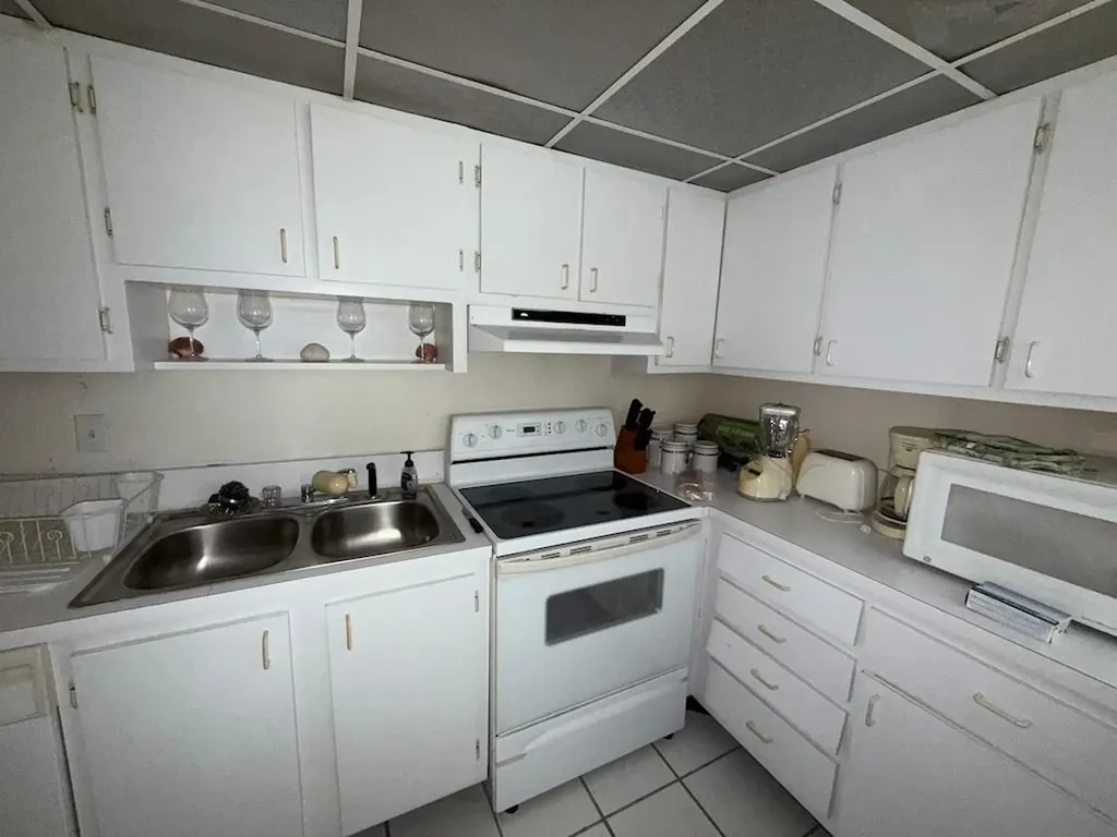 Lakeview Manor Grand Bahama Freeport BS