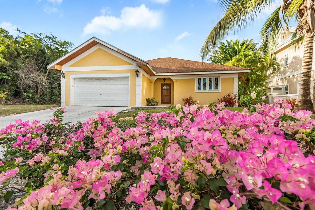 Driftwood Circle #200 New Providence Paradise Island BS