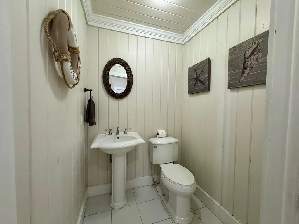 Sweet Merlot, Light Road Eleuthera BS