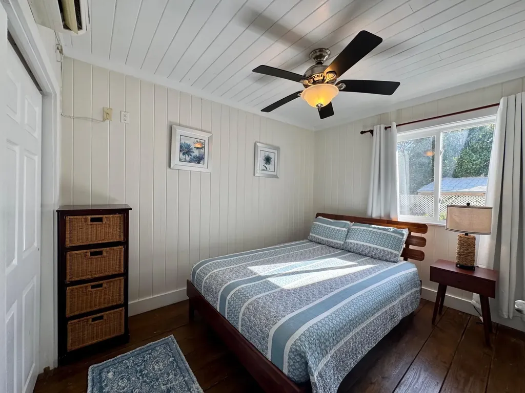 Sweet Merlot, Light Road Eleuthera BS