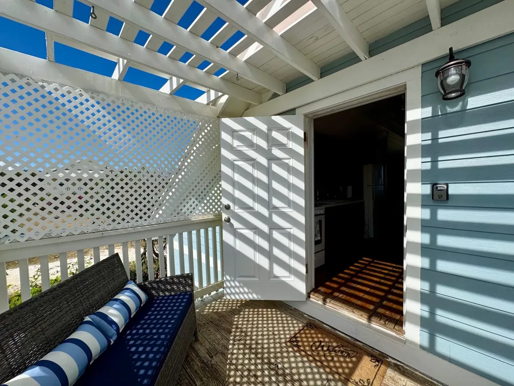 Sweet Merlot, Light Road Eleuthera BS