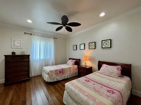 Sweet Merlot, Light Road Eleuthera BS