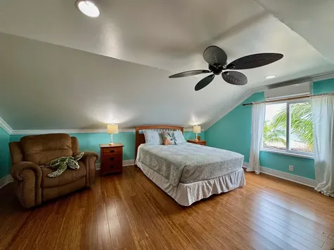 Sweet Merlot, Light Road Eleuthera BS