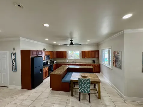 Sweet Merlot, Light Road Eleuthera BS