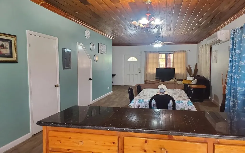 15 Rosedale Court New Providence Paradise Island BS