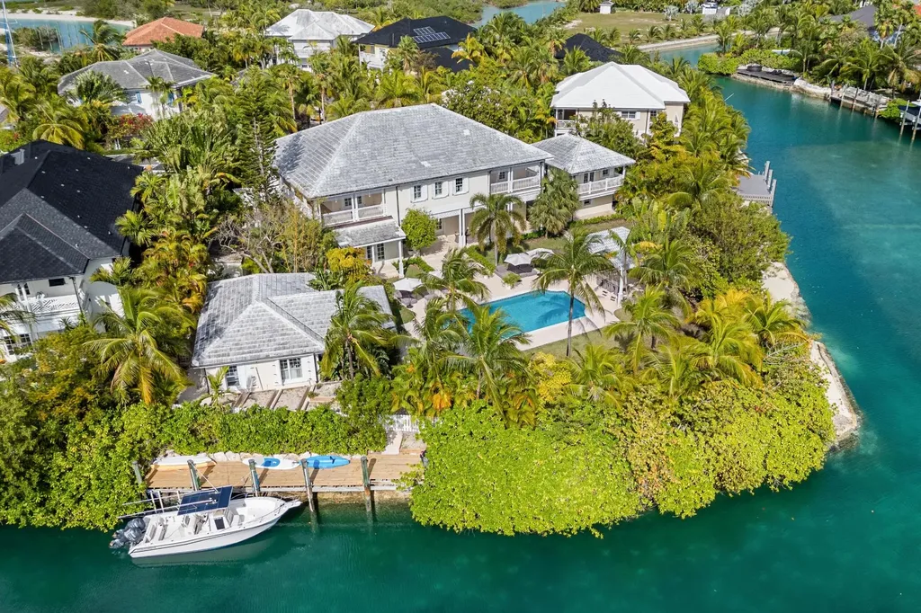 New Providence Paradise Island BS, Arbor Island