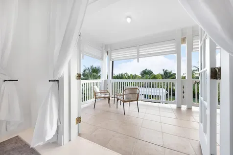 Islands Of Old Fort New Providence Paradise Island BS