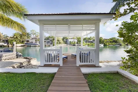 Islands Of Old Fort New Providence Paradise Island BS