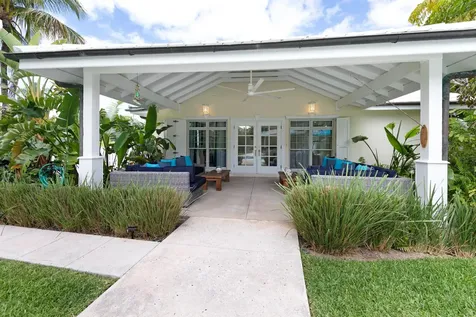 Islands Of Old Fort New Providence Paradise Island BS