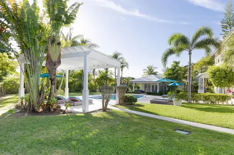 Islands Of Old Fort New Providence Paradise Island BS