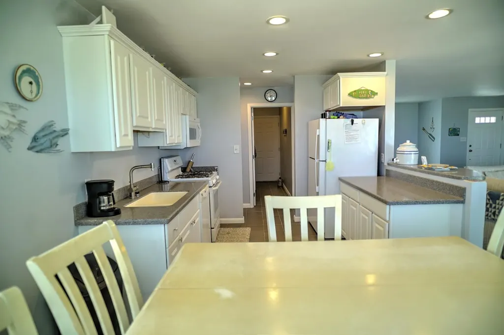 Kiki House Cutlass Bay Cat Island BS