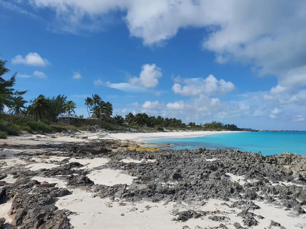 Queens Highway, Exuma Exuma BS