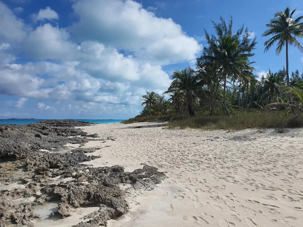 Queens Highway, Exuma Exuma BS