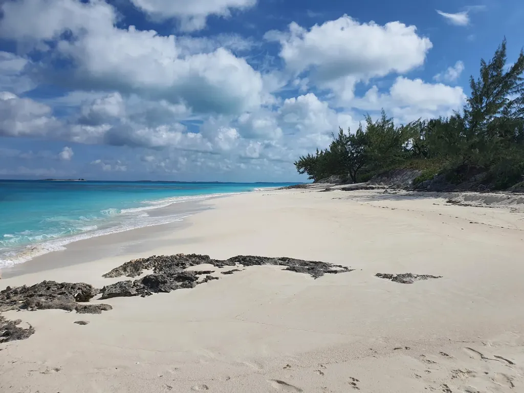 Queens Highway, Exuma Exuma BS