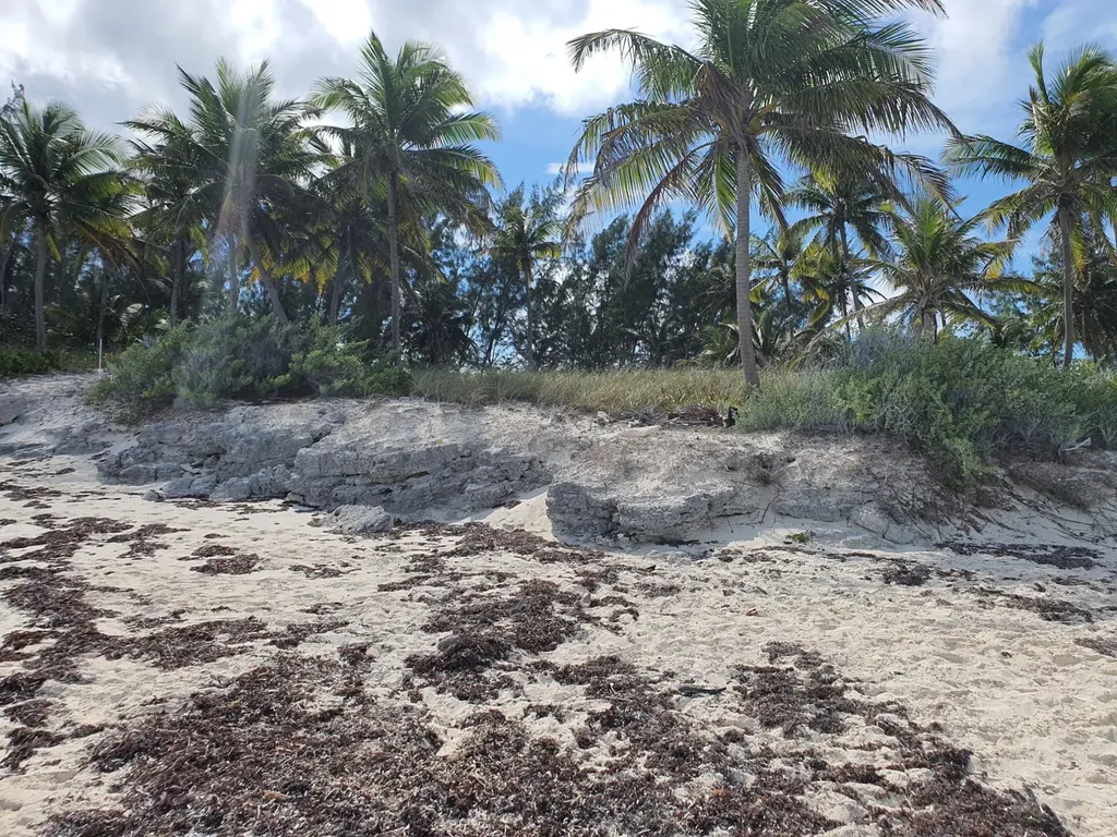 Queens Highway, Exuma Exuma BS