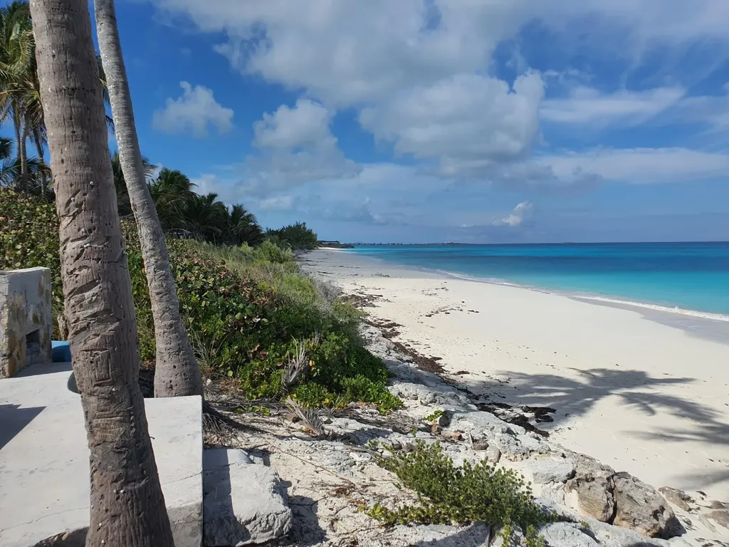 Queens Highway Lot 7167 Exuma BS