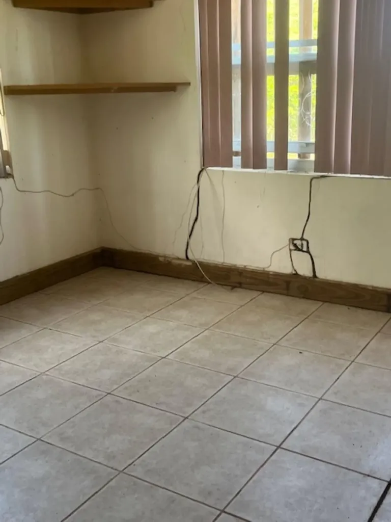 Queen's Highway Long Island BS