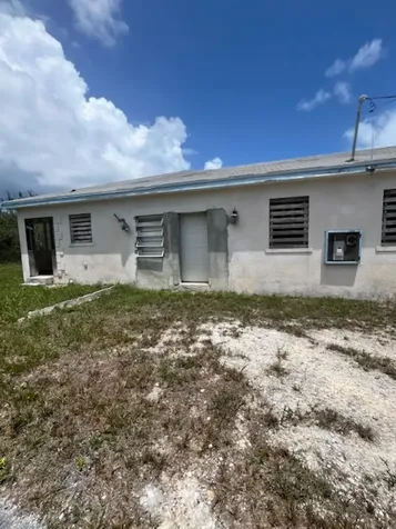 Queen's Highway Long Island BS