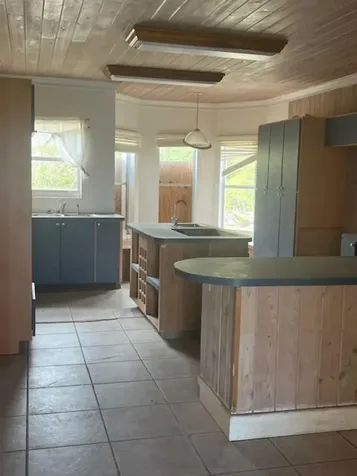 Queen's Highway Long Island BS