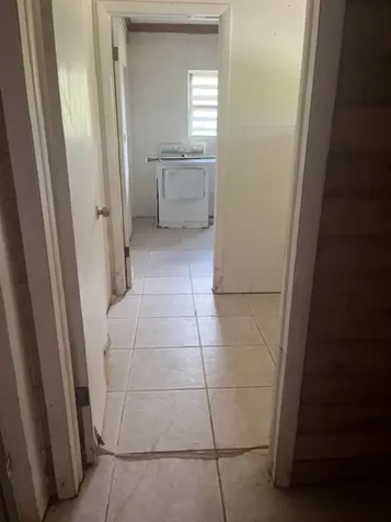 Queen's Highway Long Island BS