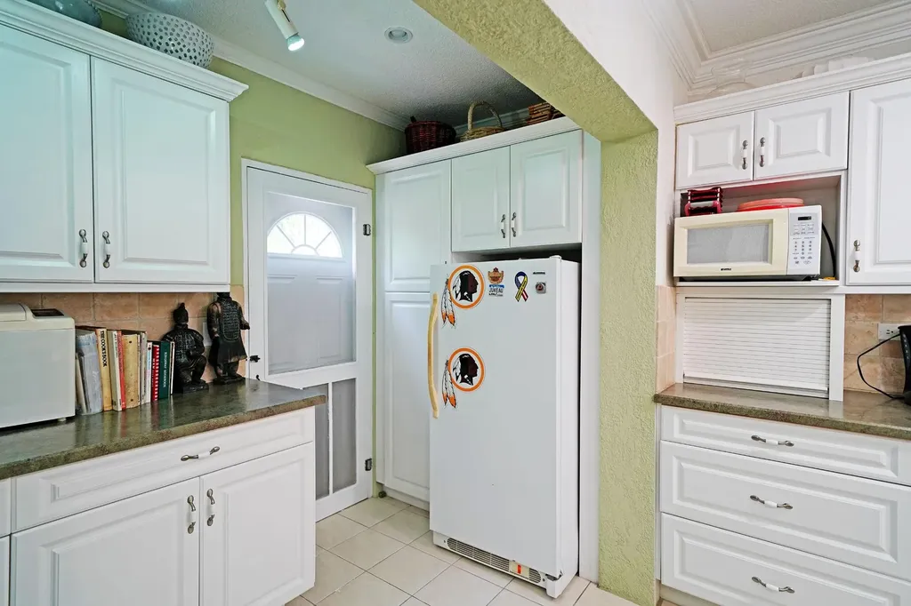 Eastern Road New Providence Paradise Island BS