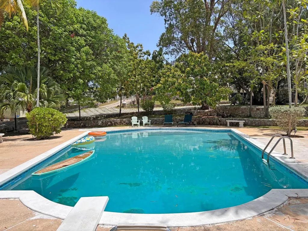 Eastern Road New Providence Paradise Island BS