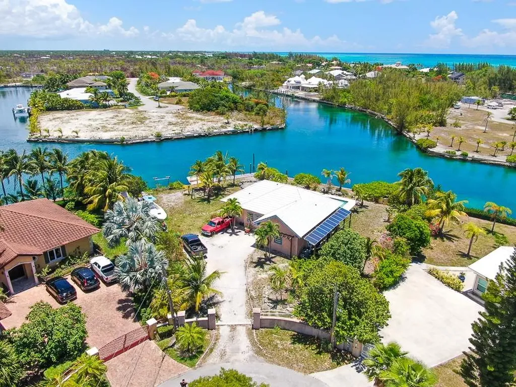 67 Roundshot Close 67 Grand Bahama Freeport BS