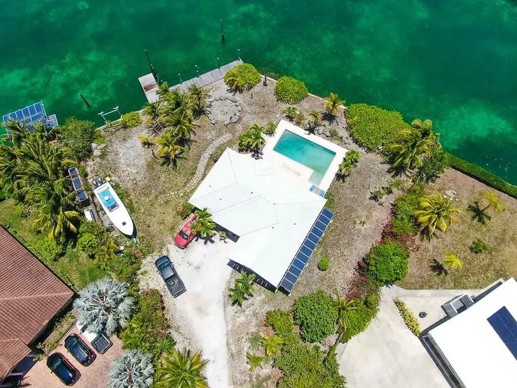 67 Roundshot Close 67 Grand Bahama Freeport BS