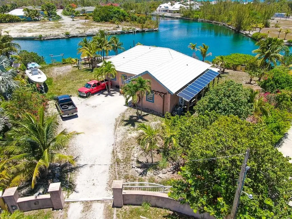 67 Roundshot Close 67 Grand Bahama Freeport BS