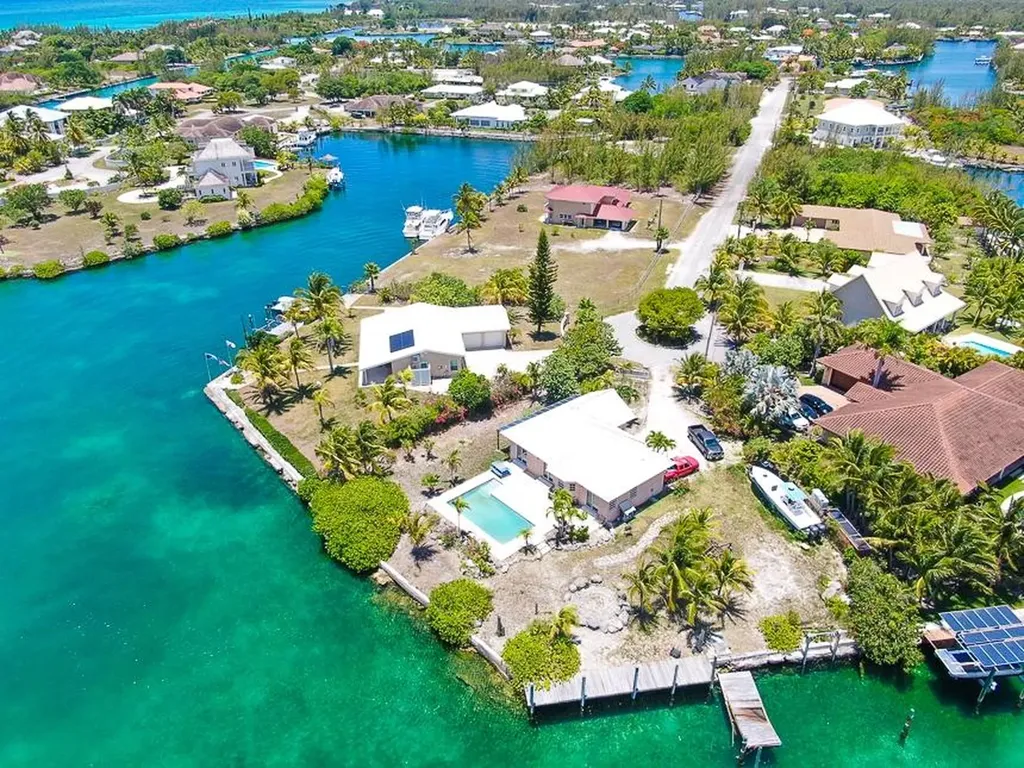 67 Roundshot Close 67 Grand Bahama Freeport BS