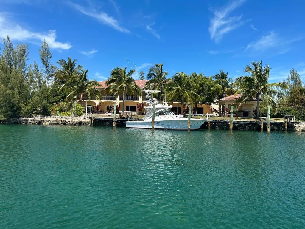 67 Roundshot Close 67 Grand Bahama Freeport BS