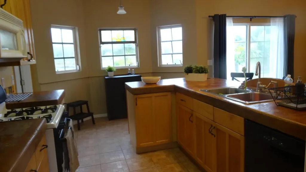 67 Roundshot Close 67 Grand Bahama Freeport BS