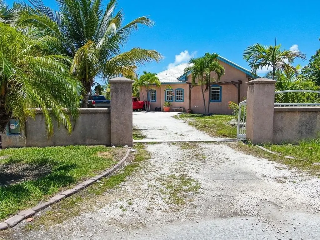 67 Roundshot Close 67 Grand Bahama Freeport BS