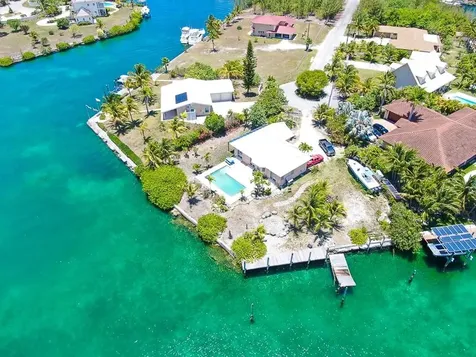 67 Roundshot Close 67 Grand Bahama Freeport BS