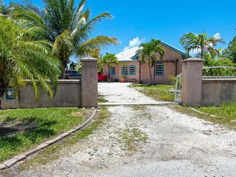 67 Roundshot Close 67 Grand Bahama Freeport BS