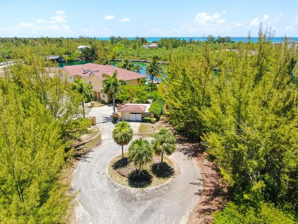 Lancaster Close 36 Grand Bahama Freeport BS