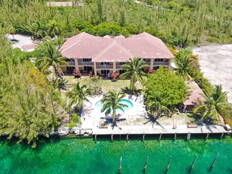 Lancaster Close 36 Grand Bahama Freeport BS