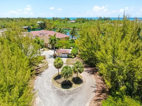 Lancaster Close 36 Grand Bahama Freeport BS