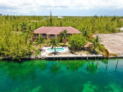 Lancaster Close 36 Grand Bahama Freeport BS