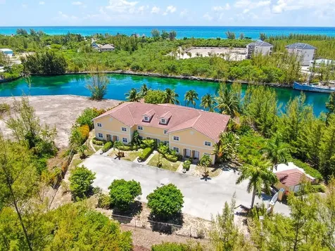 Lancaster Close 36 Grand Bahama Freeport BS